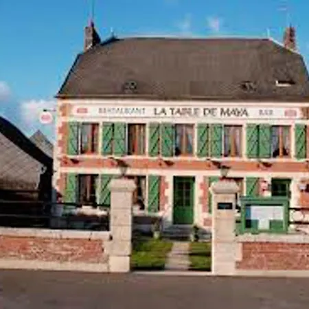 Сasa de vacaciones Propriete D'une Avec Jardin Clos A Aubenton